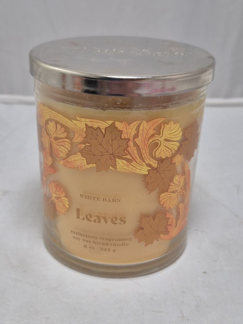 💥 BATH & BODY WORKS WHITE BARN Leaves soy wax blend 8 oz candle B4